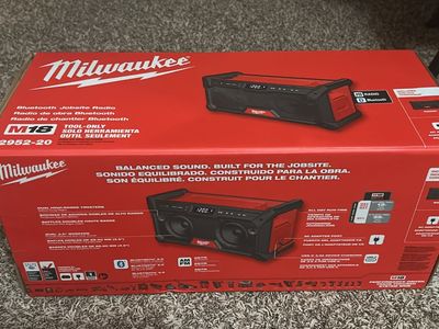 Milwaukee job site radio