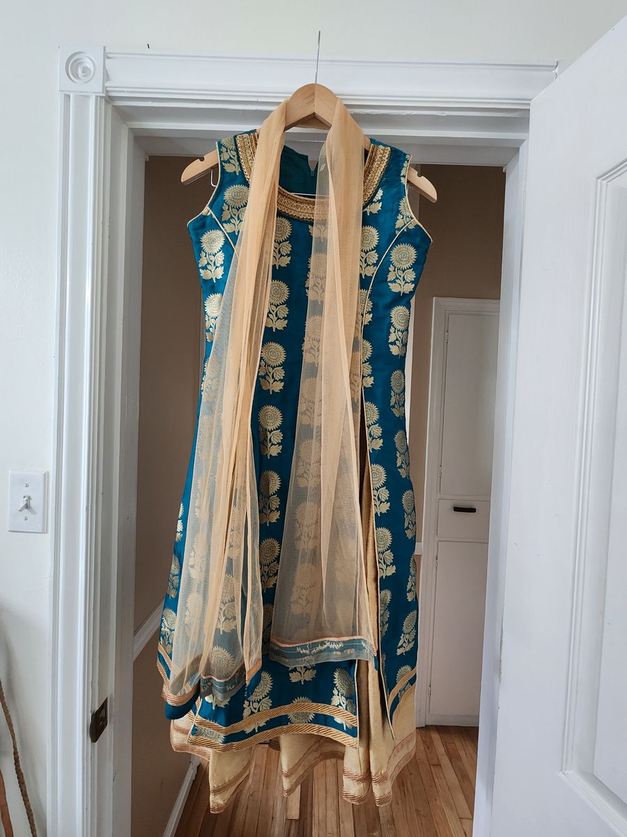 Girl's dress