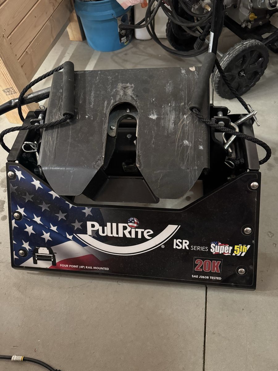 Pulleite Fifth Wheel Hitch