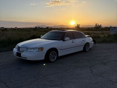 1999 Lincoln town car