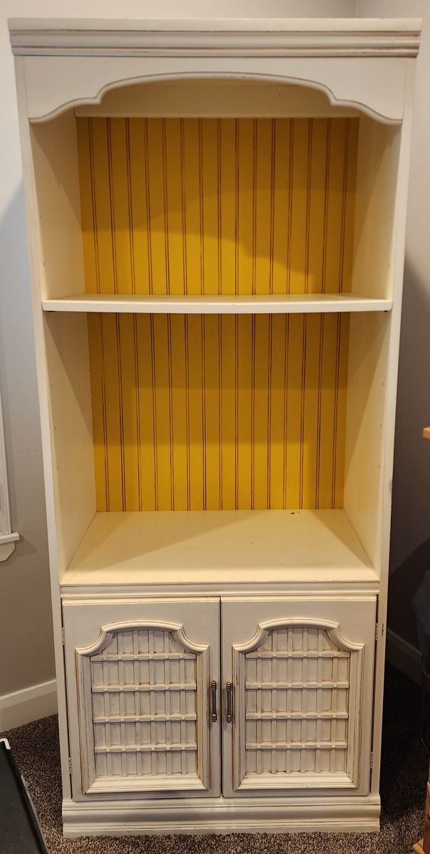 Cabinet with two adjustable shelves. Very sturdy!