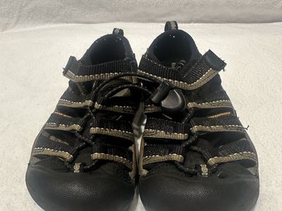 Keen Toddler Size 9 Black/Khaki WP Hiking Sandals