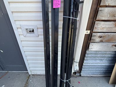 TruXedo 5.5 ft Tonneau Truck Bed Cover - Used Black Roll-Up