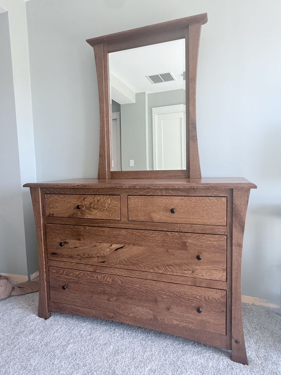 4-Piece Amish Quartersawn White Oak Bed, Dresser and Nightstands