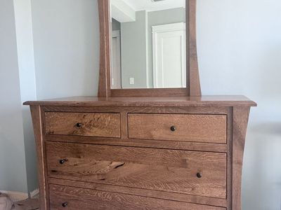 4-Piece Amish Quartersawn White Oak Bed, Dresser and Nightstands