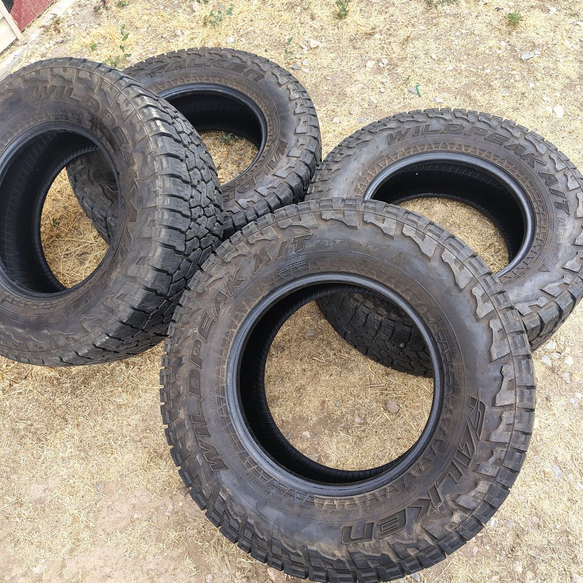 285/70r17 falken wildpeak at3w