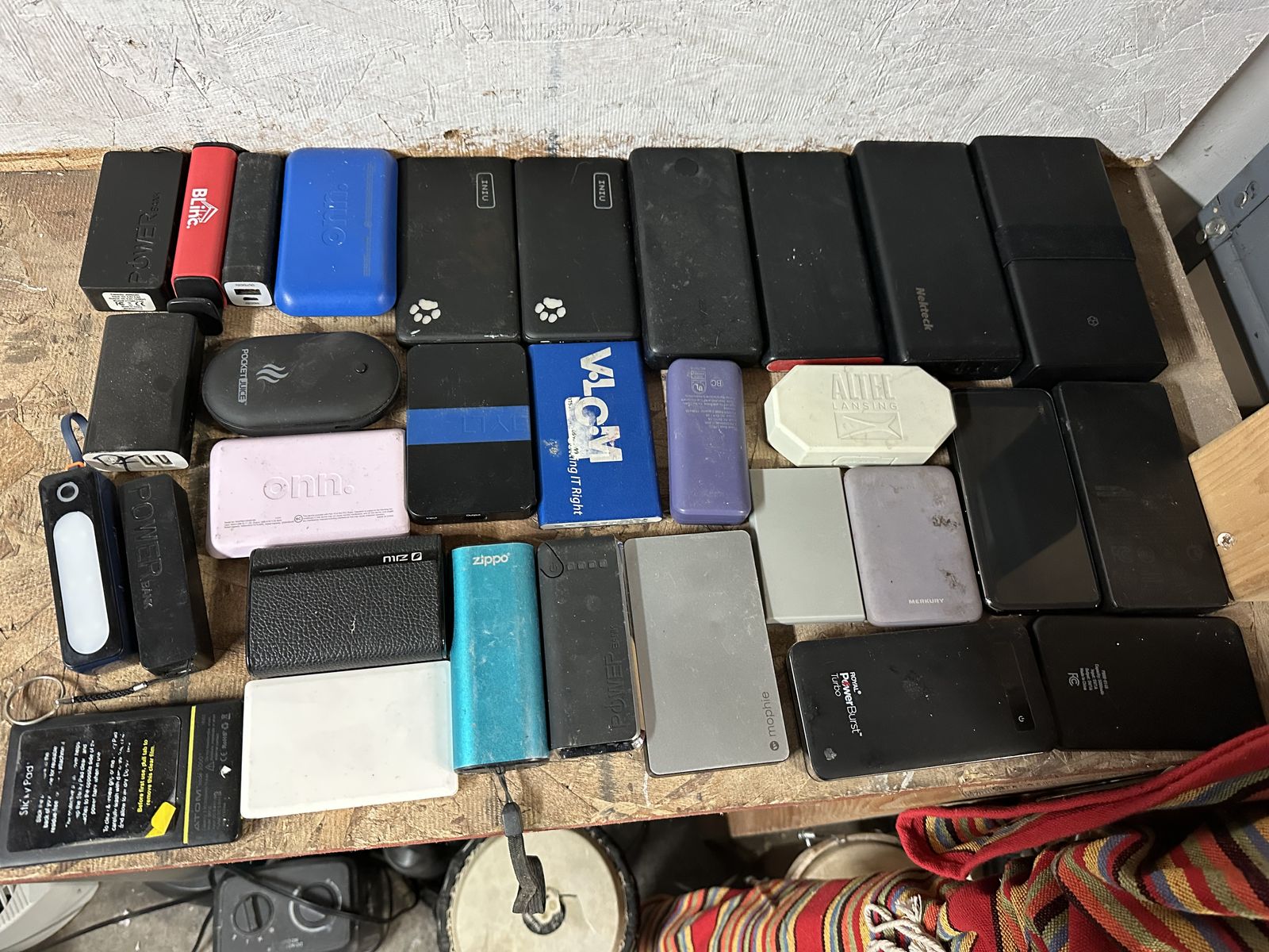 LOT Of 31 Rechargeable Power Banks
