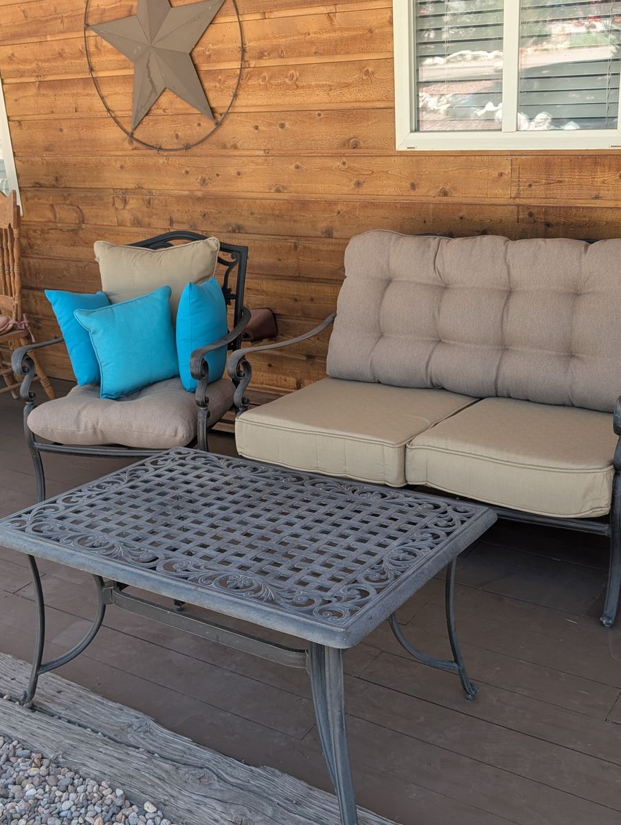 Outdoor patio set
