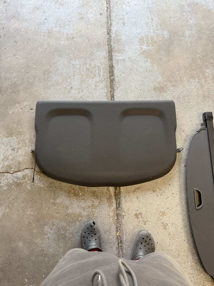 Mercedes-Benz rear cargo cover / parcel shelf assembly