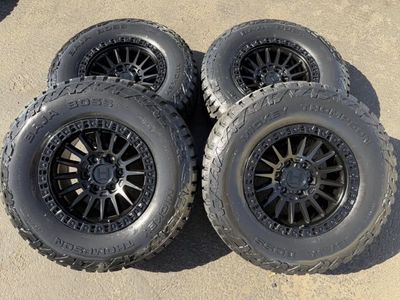 New 285/70r17 Mickey Thompson Baja Boss AT Black Hostile H137 Battle 6x5.5 Chevy Silverado 1500 Toyota Tacoma GMC Sierra 6 lug