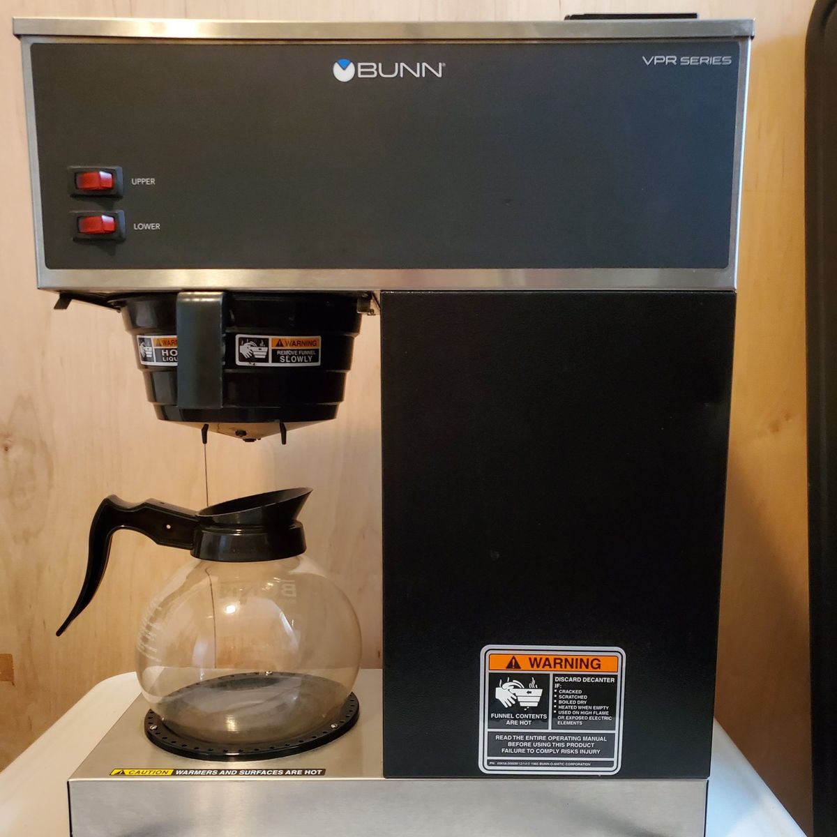 Bunn VPR commercial coffee maker with 1 carafe.
