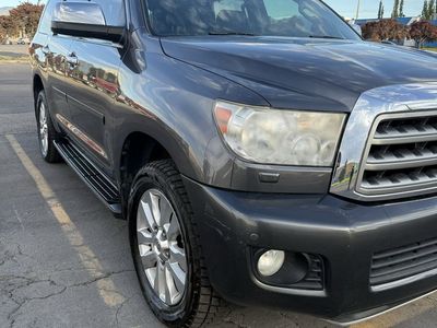2011 TOYOTA SEQUOIA Platinum