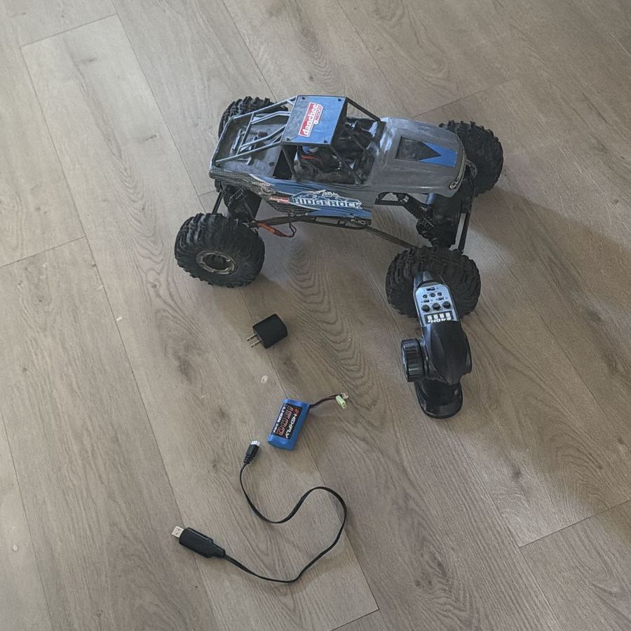 Redcat Racing RIDGE ROCK Rock Crawler RC Car with Remote, Battery, and Charger
