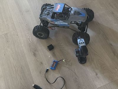 Redcat Racing RIDGE ROCK Rock Crawler RC Car with Remote, Battery, and Charger