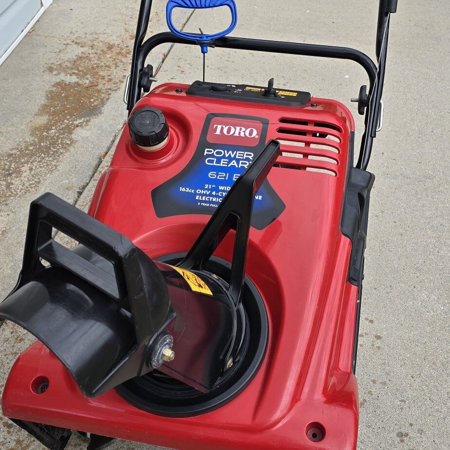 Toro PowerClear 621E 4 Stroke Snow Thrower *CLEAN*