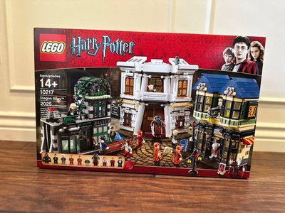 BRAND NEW SEALED LEGO Harry Potter: Diagonal Alley (10217) RETIRED
