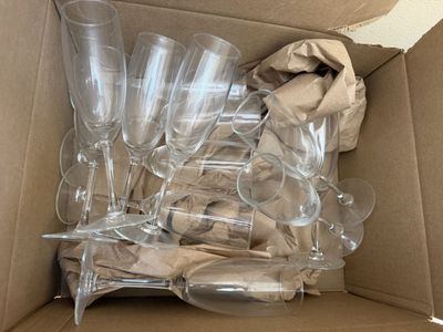 12 NEW Glass Champagne Flutes