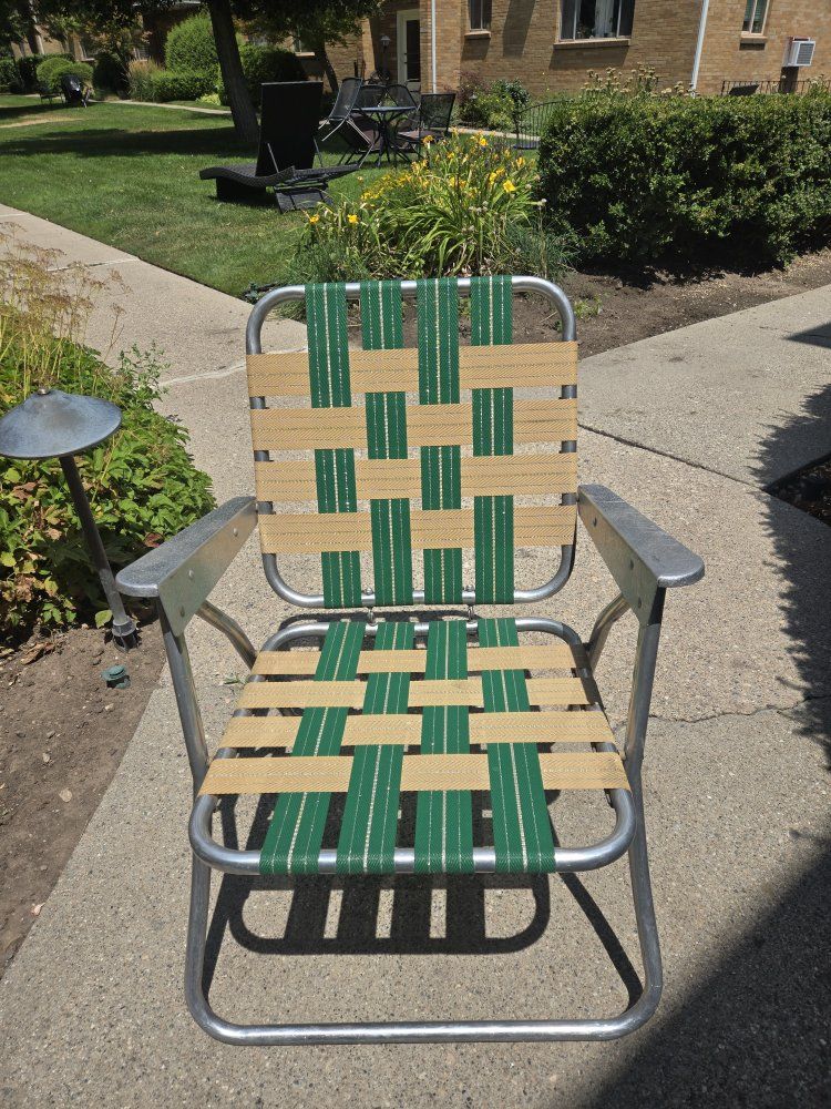 Vintage Aluminum Webbed Folding Lawn Chair Green & Tan Patio Outdoor Seating