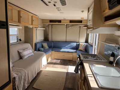 GREAT SHAPE 2005 Jayco featherlight hybrid