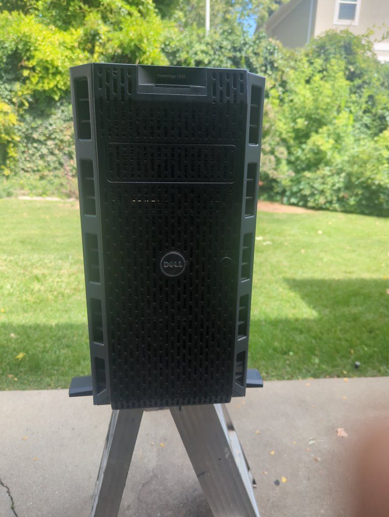 Dell PowerEdge T330 Tower Server - Intel Xeon E3-1230 v6 32GB RAM