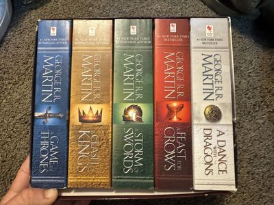 George R.R. Martin A Song of Ice and Fire Books 1-5 Paperback Box Set Game of Thrones