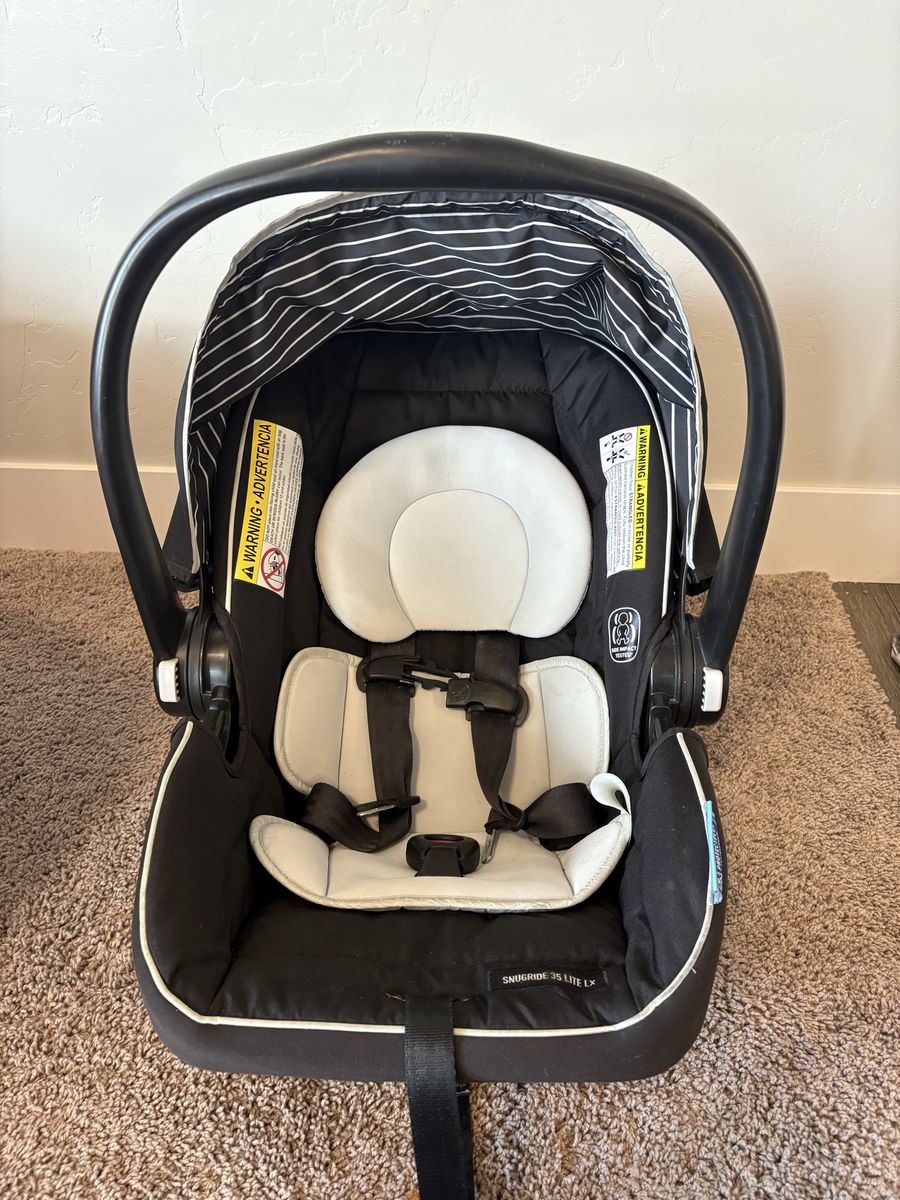 Graco SnugRide SnugFit 35 Lite LX Infant Car Seat - Black/White Stripes - Excellent Condition