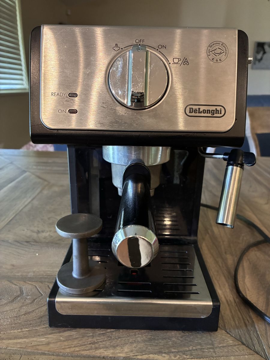 DēLonghi Espresso Maker