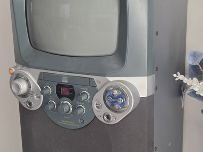 KARAOKE MACHINE CRAIG CD+GRAPHICS 'KARAOKE SYSTEM WITH 12" B/W MONITOR Previously owned '