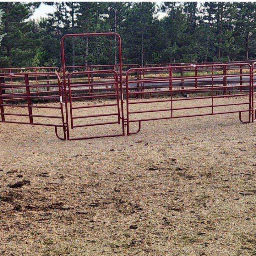 Tarter round pen horse/cattle panels