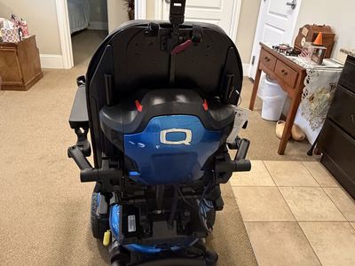 Quantum J6 Power Wheelchair with iLevel, Blue