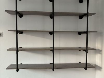 Industrial Pipe Wall-Mounted Bookshelf with 5 Wood Shelves, Gray Finish, Modern Rustic Decor