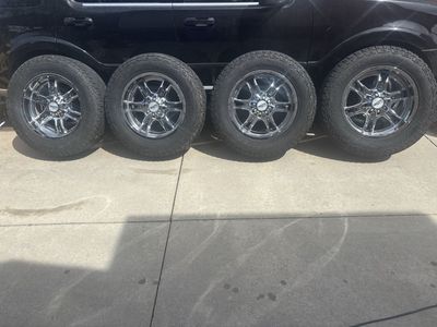 Moto Metal Chrome Rims with Gladiator XCOMP A/T Tires - Set of 4, LT285/55R20