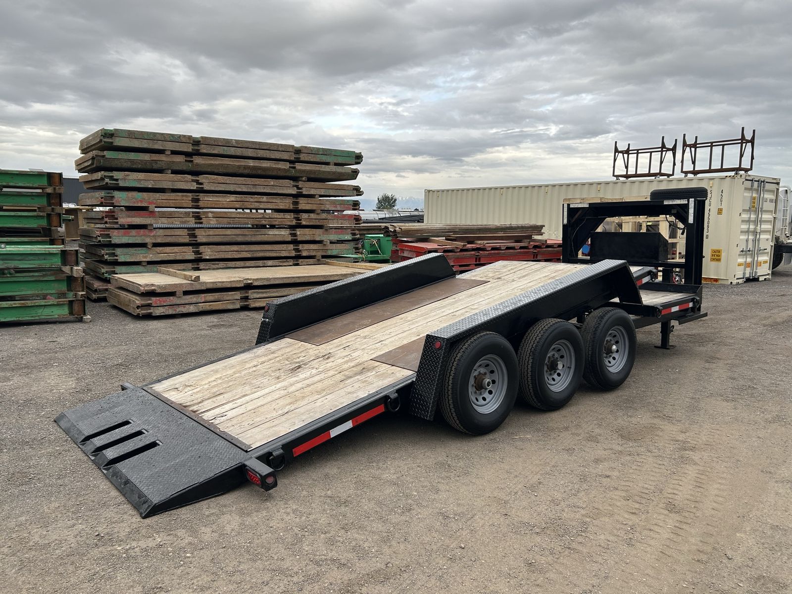 Walton tilt deck trailer
