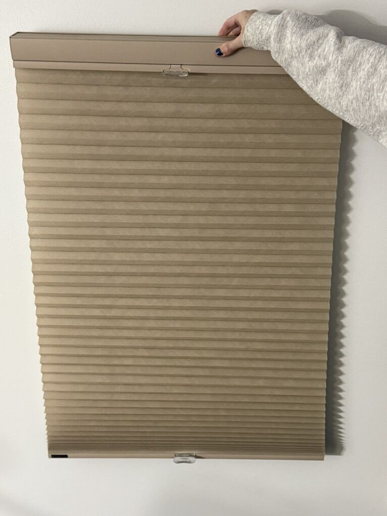 Norman 9/16 TDBU Light-filtering Cellular Shades