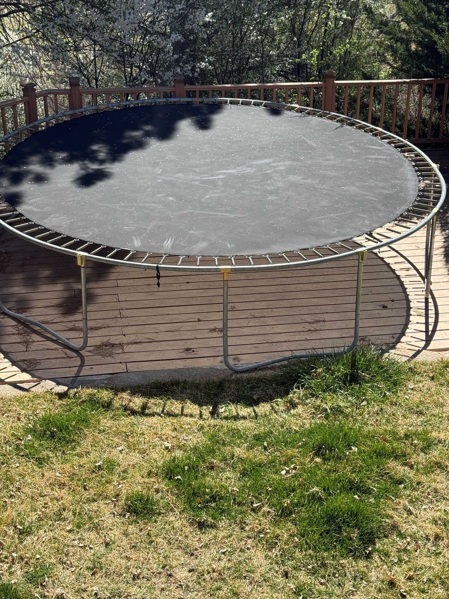 Trampoline 15'