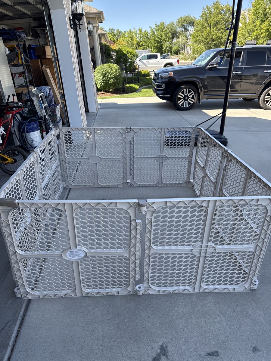 Large baby Or Pet Gate/yard