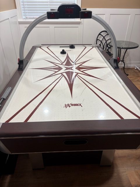 Aeromaxx Air Hockey Table