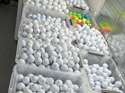 Hundreds of Like New Pinnacle Golf Balls
