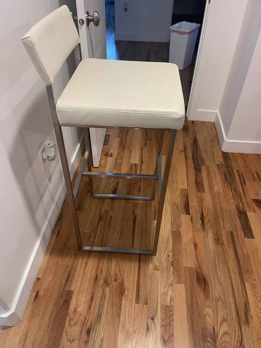 White Faux Leather Bar Stool – Modern Metal Frame