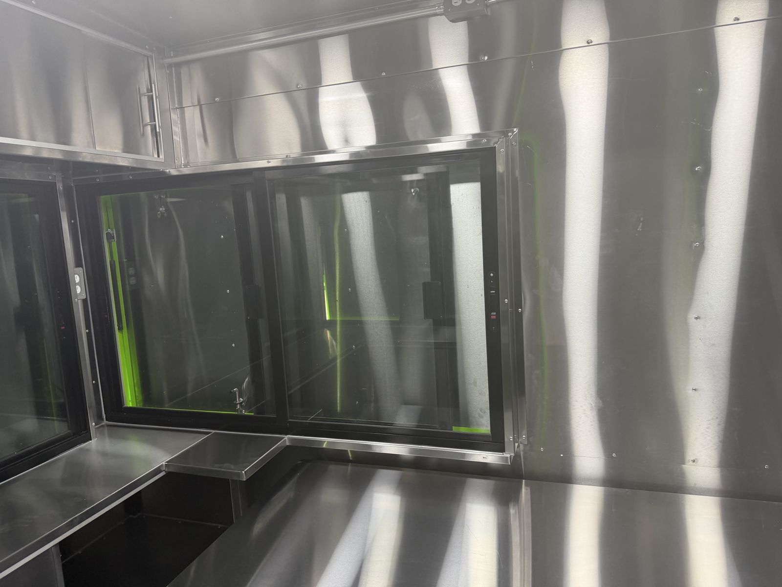 Main image 3