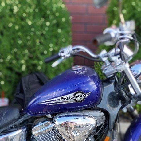 2003 Honda Shadow Cruiser Motorcycle - Purple, Used with 19,837 km