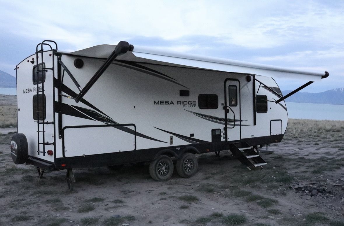 2023 Mesa Ridge S-Lite Trailer For Rent!