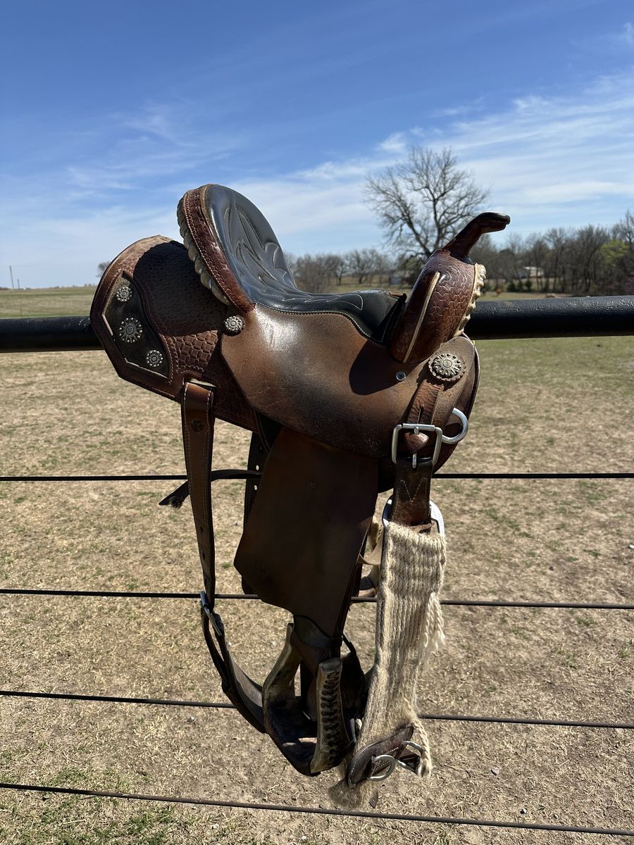 13.5 Shiloh Barrel Saddle