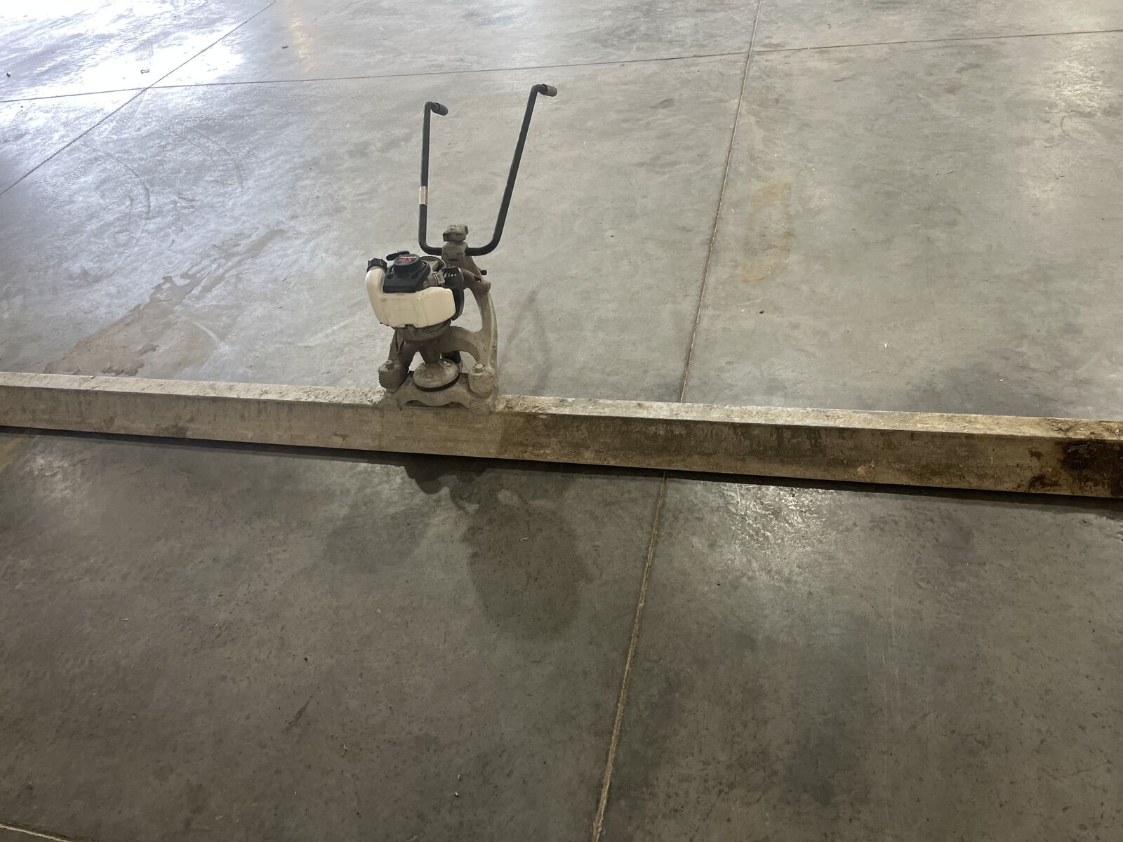 Concrete screed
