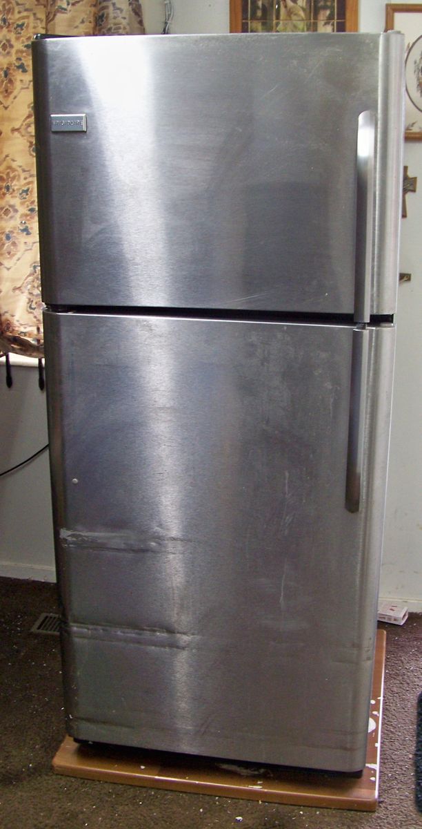 Frigidaire Fridge. 20 cubic feet. Stainless steel