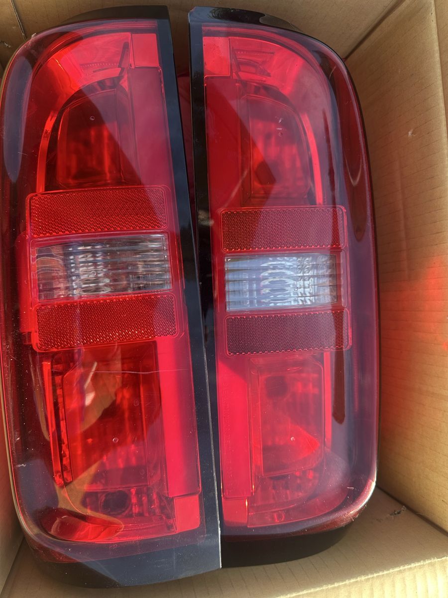 OEM Chevrolet Colorado Tail Light Housings (2015–2020)
