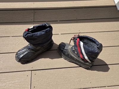 Winter boots 2 different styles