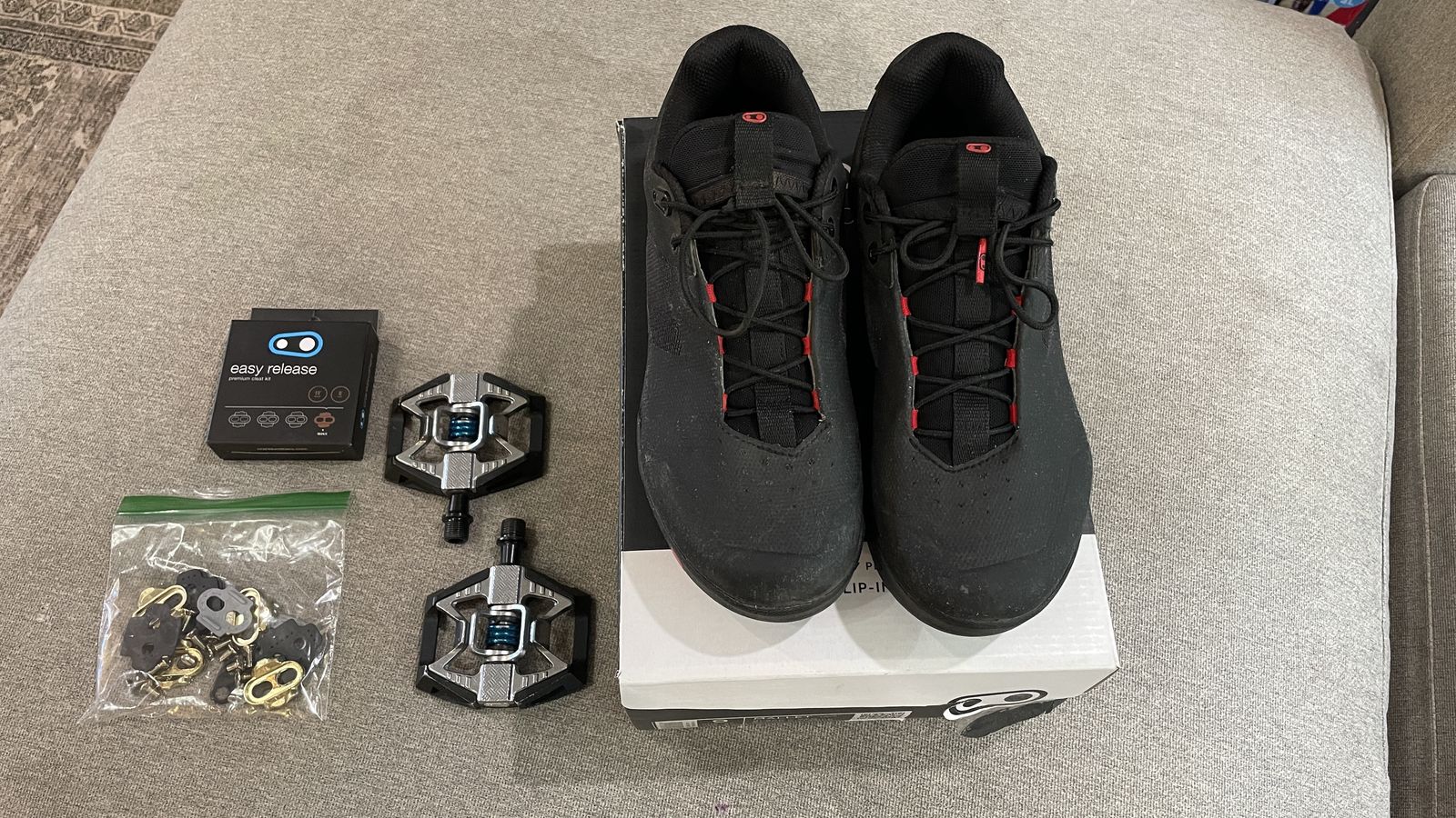 Mountain Bike CrankBrothers Clip-In Mallet Shoes (US 9) and Double Shot Pedals
