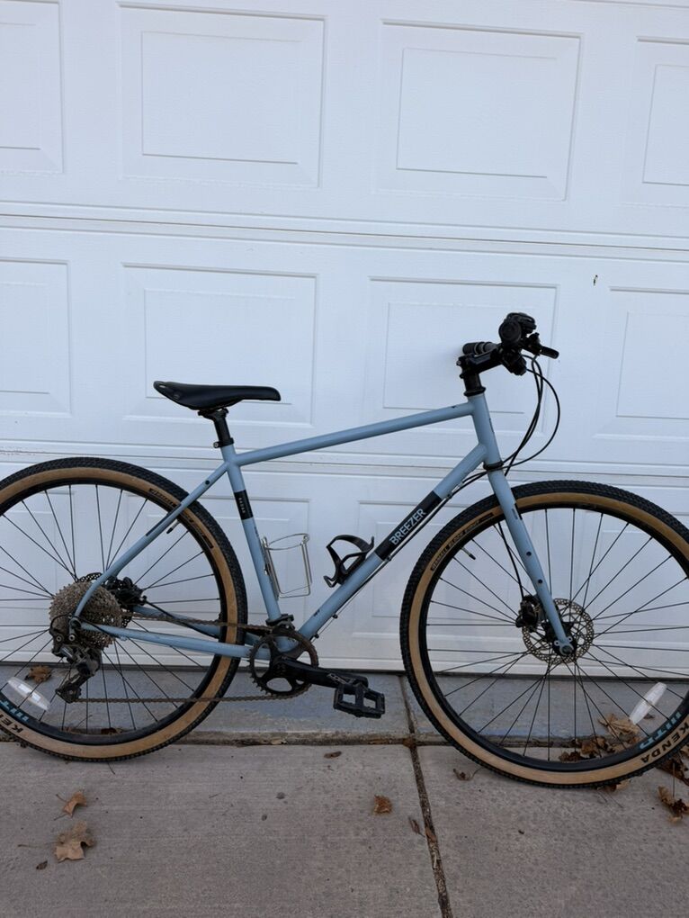 Breezer Radar Cafe Medium/Large 54CM