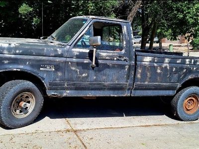 Hellov a Truck Ford F 150 1991